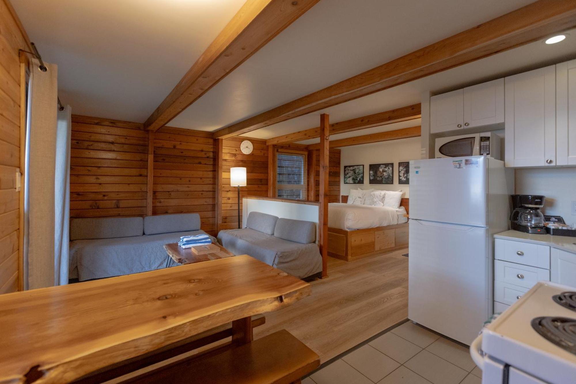 Ocean Village Resort Tofino Exterior foto