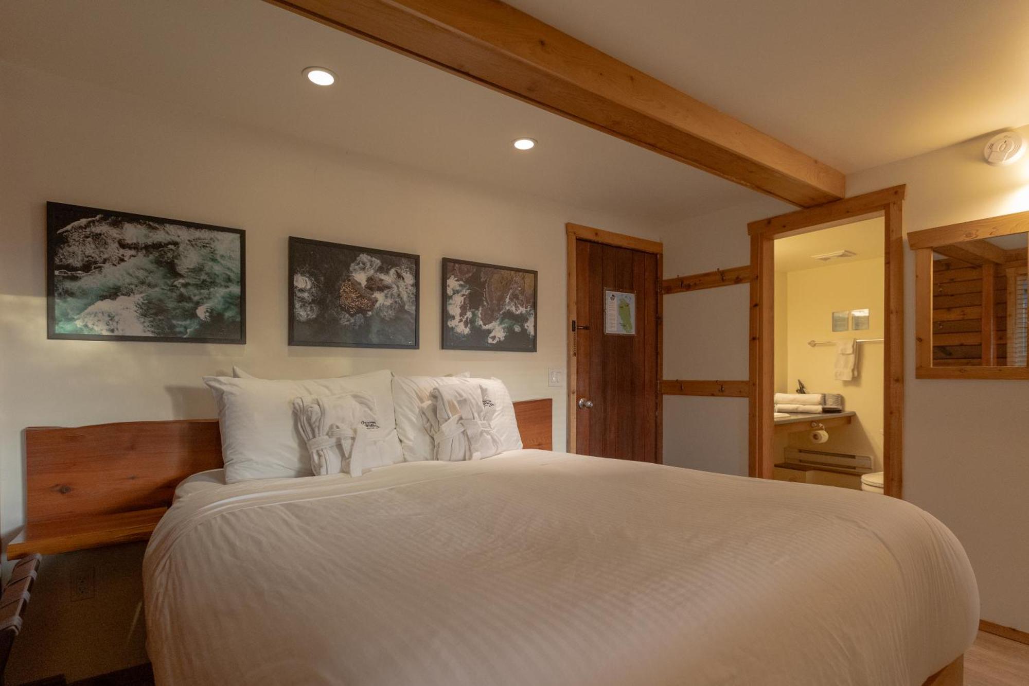 Ocean Village Resort Tofino Exterior foto