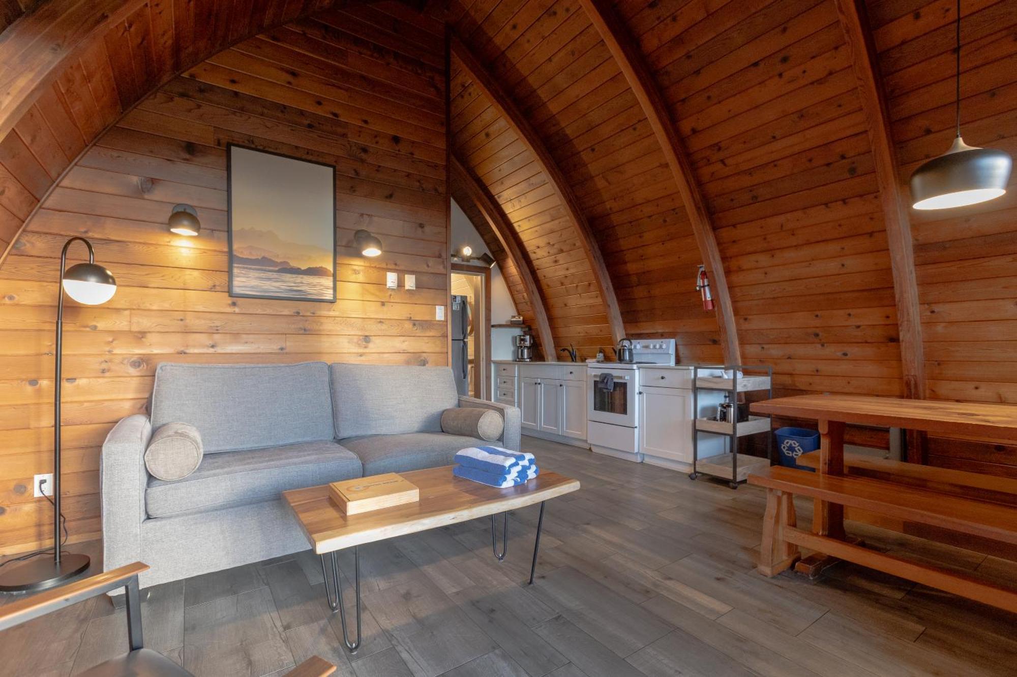 Ocean Village Resort Tofino Exterior foto
